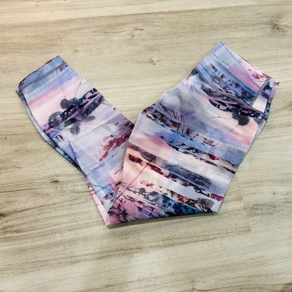 Lululemon - Wunder Under Leggings, Sunrise Silhouette Print, Size 8, Like New! - Picture 2 of 4